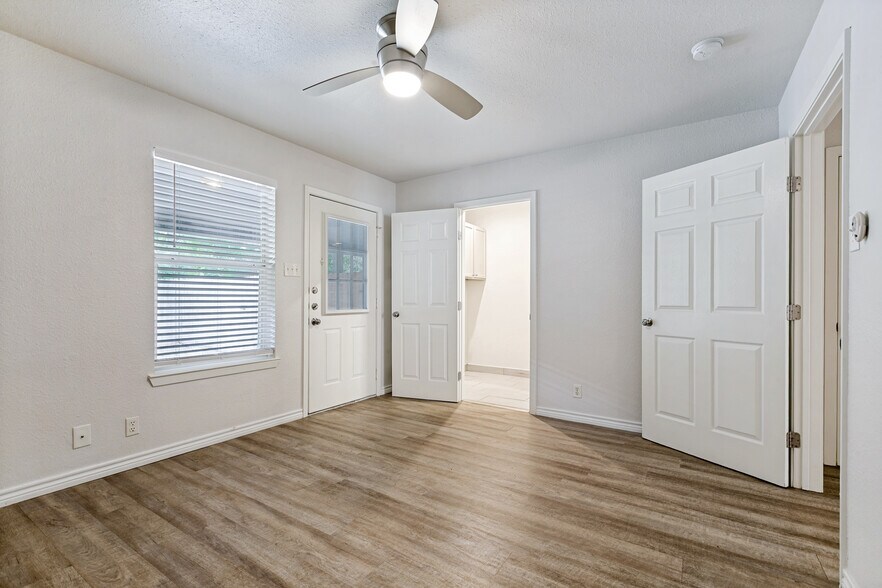 More Photos Of 215 Eleanor Ave, San Antonio Multifamily For Sale