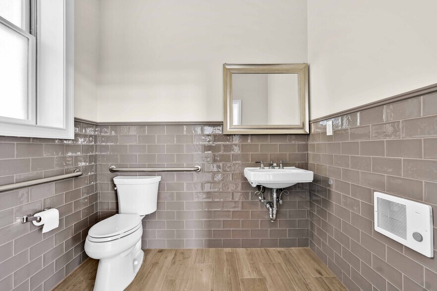 More Photos Of 405-407 Gates Ave, Brooklyn Loft Creative Space For Sale