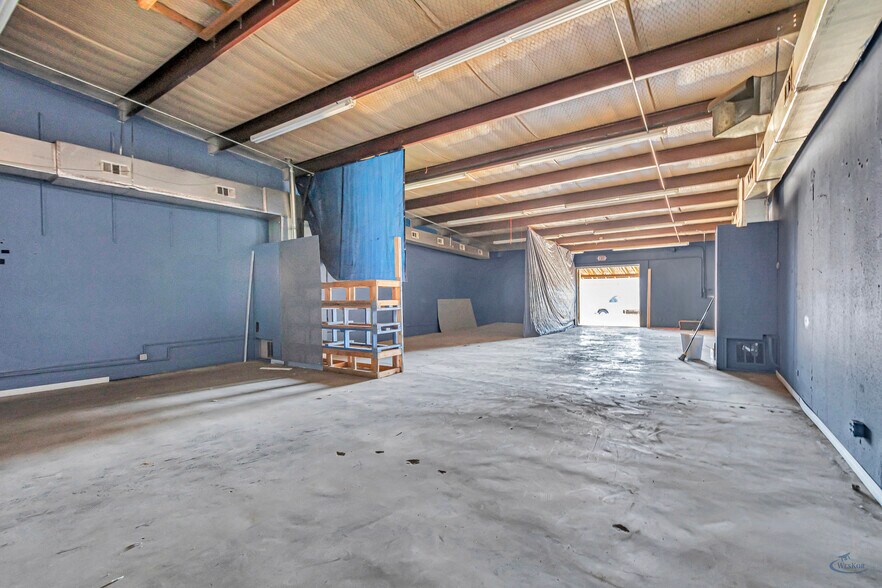 More Photos Of 3636 Andrews Hwy, Odessa Storefront For Lease