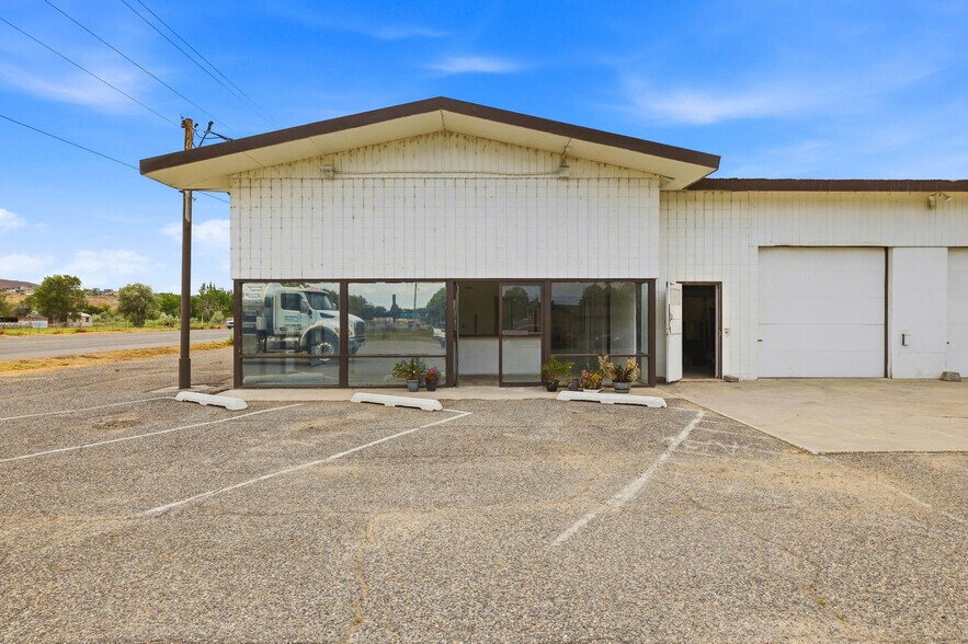 More Photos Of 2676 Van Giesen St, Richland Industrial For Sale