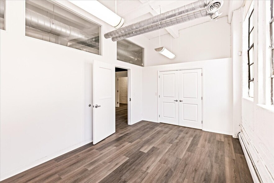 More Photos Of 109 N Orianna St, Philadelphia Office For Sale
