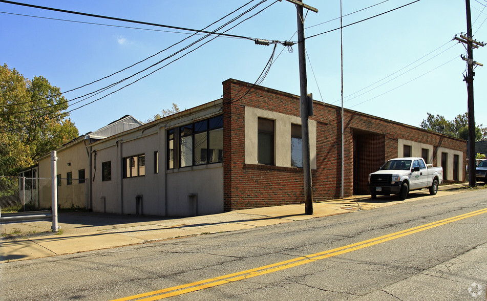 More Photos Of 2301 Scranton Rd, Cleveland Office For Lease