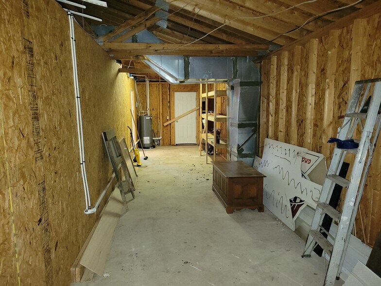 More Photos Of 1110 Hawkins Ave, Sanford Light Manufacturing For Sale