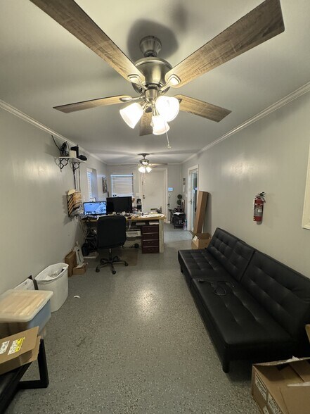 More Photos Of 103 Mabee Ave, Monteagle Industrial For Sale