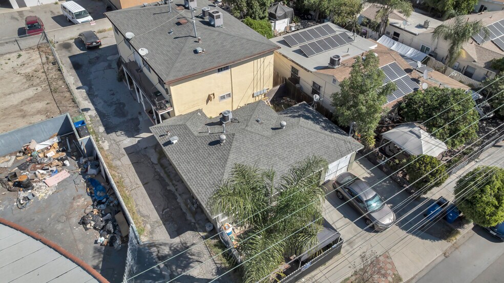 More Photos Of 11853 Hart St, North Hollywood Multifamily For Sale