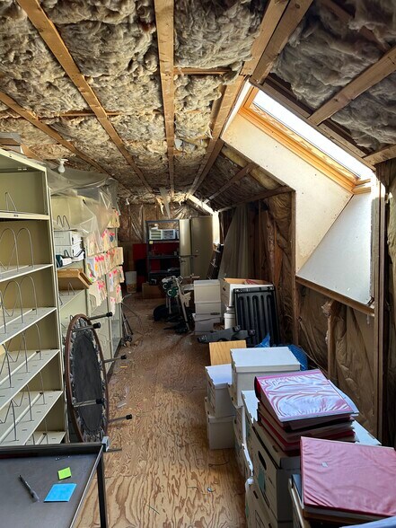 More Photos Of 40 S River Rd, Bedford Medical For Sale