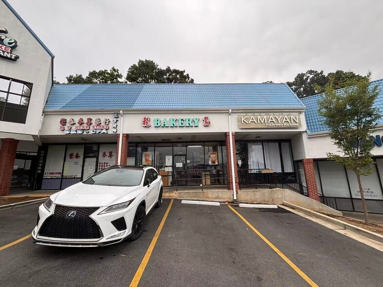 Primary Photo Of 5150 Buford Hwy NE, Doraville Storefront For Lease
