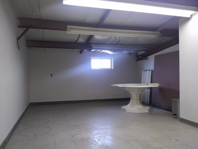 More Photos Of 15 Howard Pl, Kitchener Warehouse For Sale