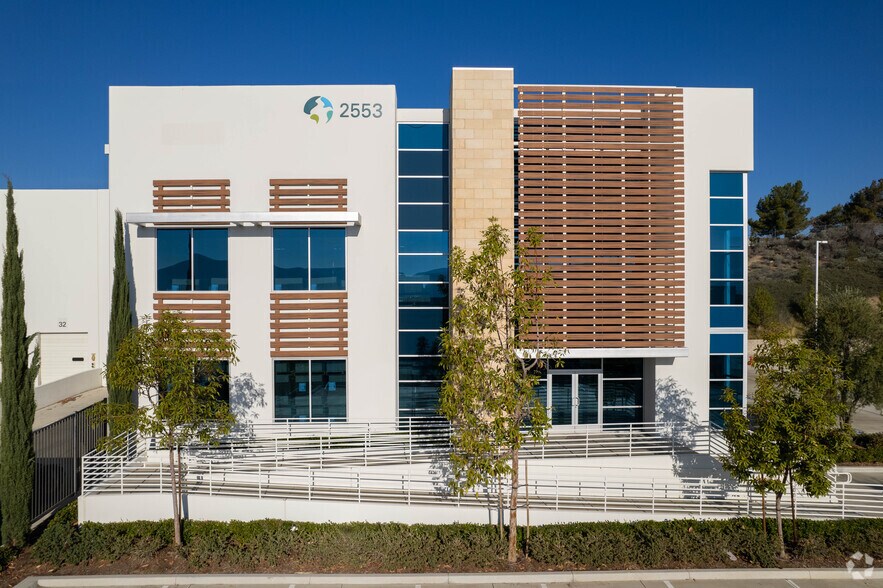 More Photos Of 2553 Sampson Ave, Corona Warehouse For Lease