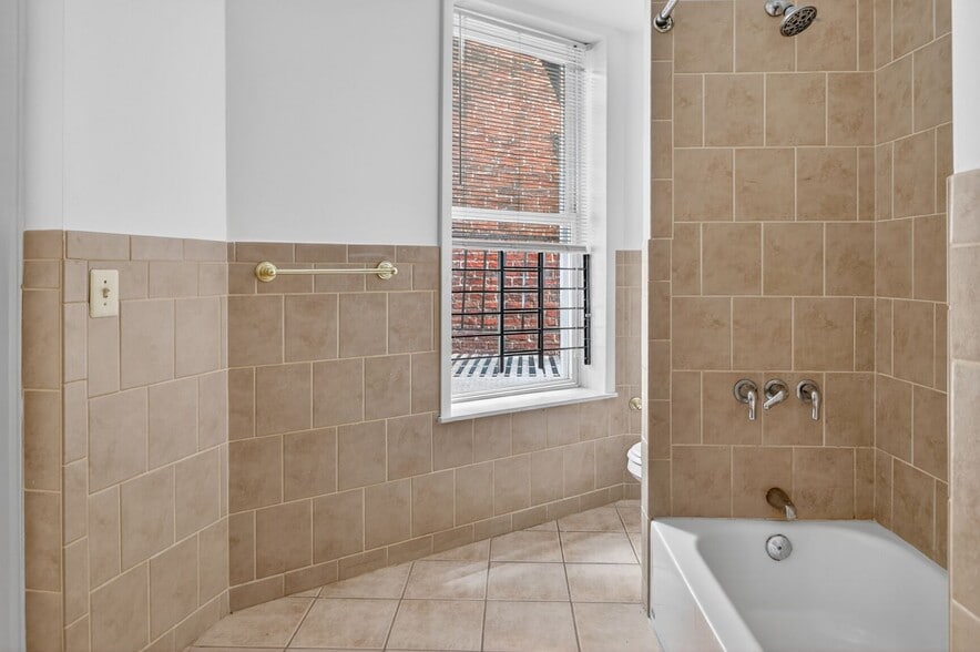 More Photos Of 1404 Madison Ave, Baltimore Apartments For Sale