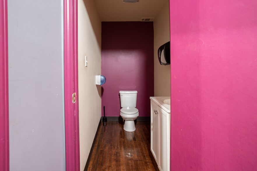 More Photos Of 14105 Kercheval St, Detroit Religious Facility For Sale