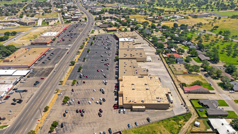 More Photos Of 3400 Olton Rd, Plainview Unknown For Lease