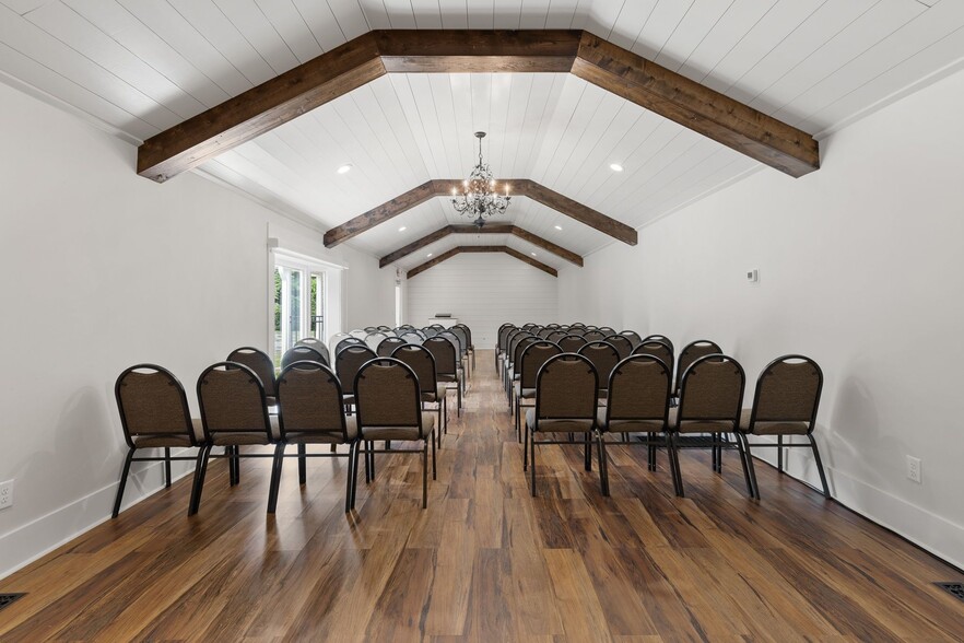 More Photos Of 157 Old Shackle Island Rd, Hendersonville Storefront Retail Office For Sale