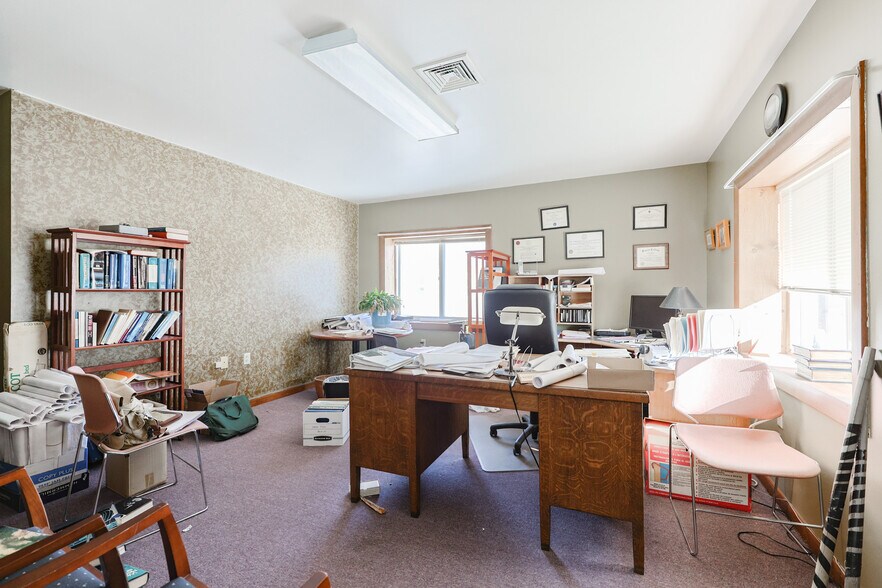 More Photos Of 310-312 Wilbur Ave, Swansea Office For Sale