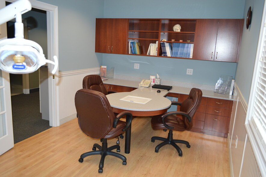 More Photos Of 66 N Main St, Sellersville Medical For Lease