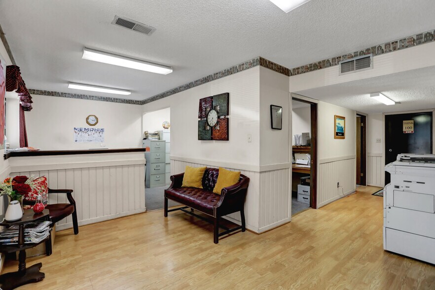 More Photos Of 3634 Park Ave, Memphis Office For Sale