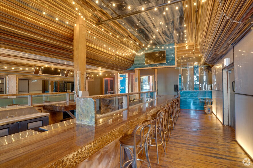 More Photos Of 2150 S Canalport Ave, Chicago Loft Creative Space For Lease