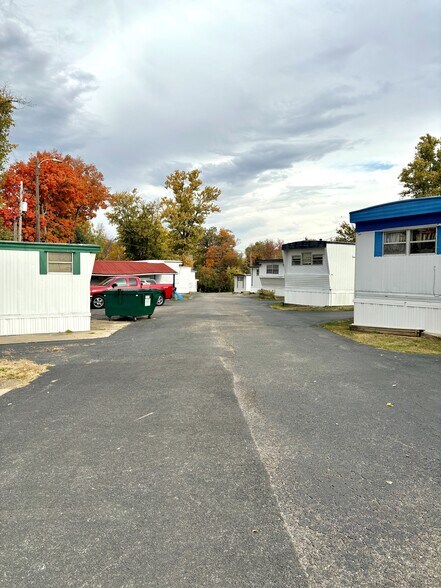 More Photos Of Reagan Drive, Eureka Manufactured Housing Mobile Home Park For Sale