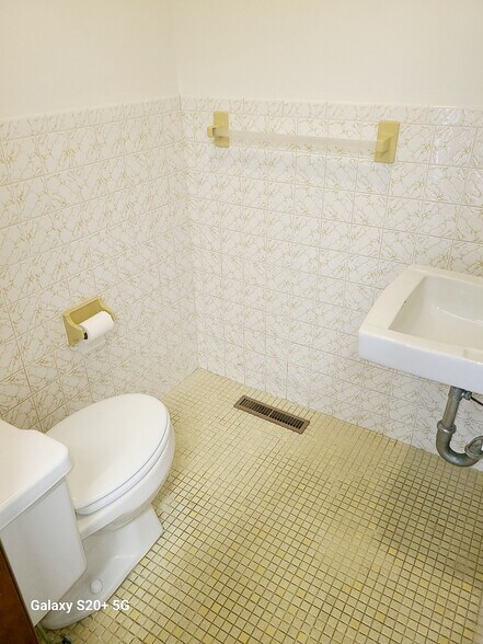 More Photos Of 769 Route 9, Bayville Office For Lease