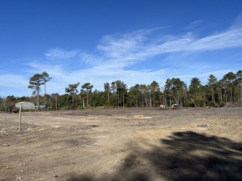 More Photos Of 509 Hermitage Rd, Castle Hayne Land For Lease