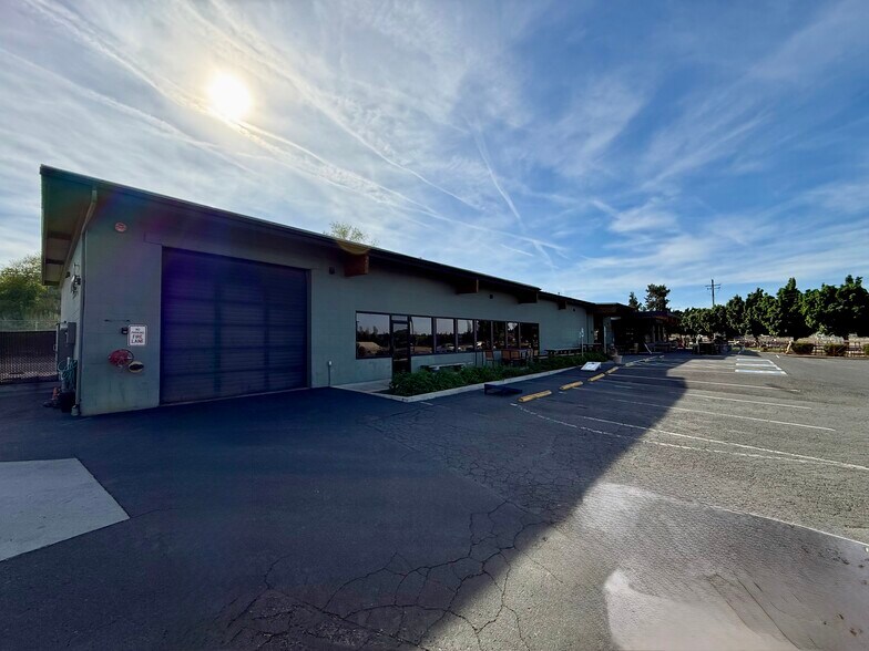 More Photos Of 100 SW Division St, Bend Storefront For Lease