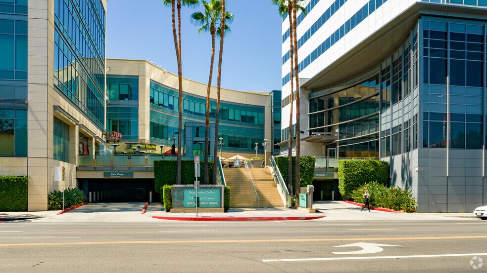More Photos Of 15303 Ventura Blvd, Sherman Oaks Office For Lease
