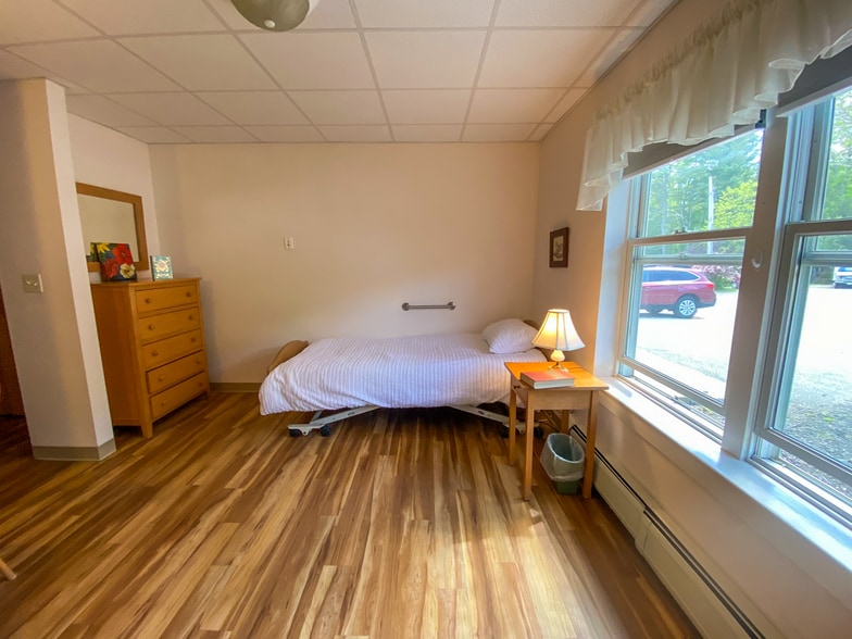 More Photos Of 166 Whiskeag Rd, Bath Specialty For Sale