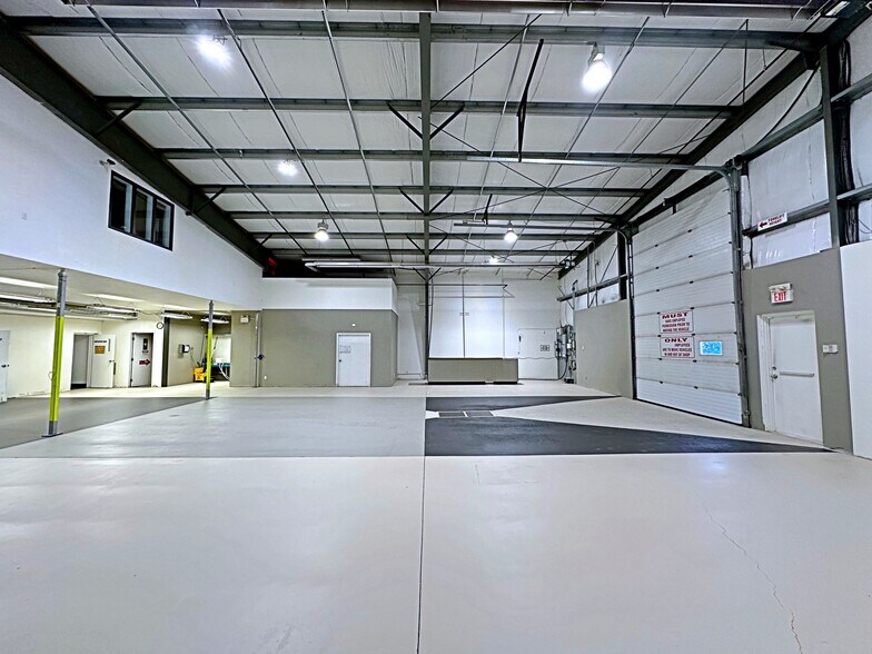 More Photos Of 195 Mackay Cres, Fort McMurray Warehouse For Sale