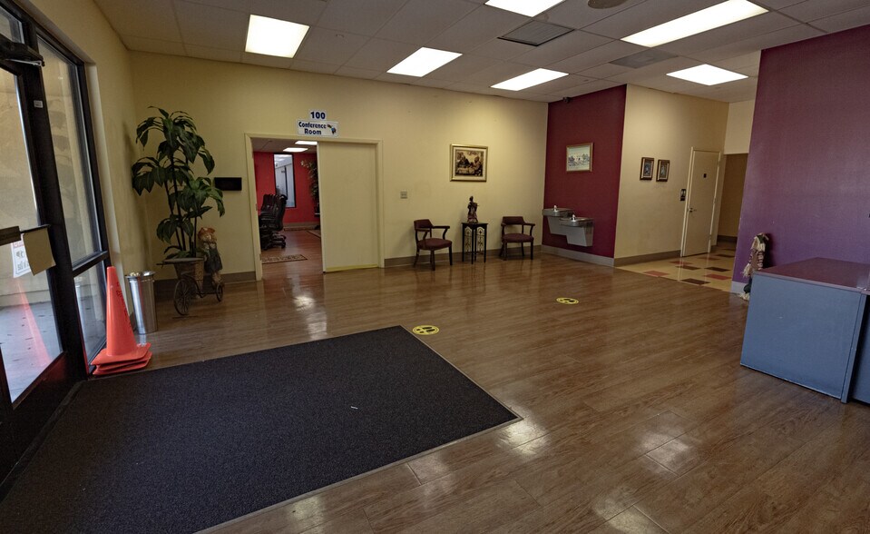 More Photos Of 8190 Pensacola Blvd, Pensacola Specialty For Sale