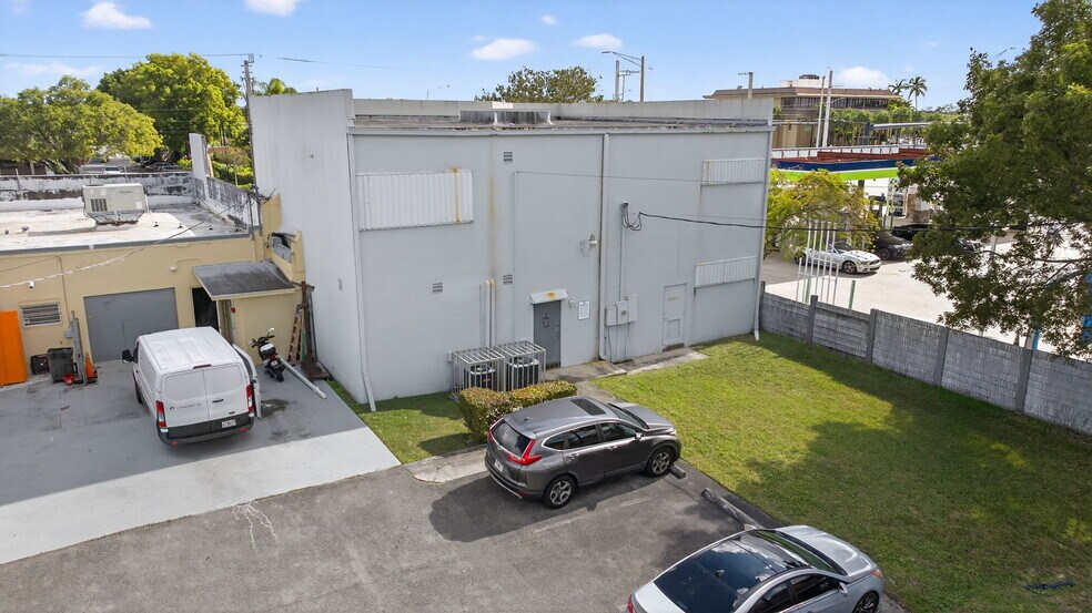 More Photos Of 513 N State Road 7, Margate Office For Lease