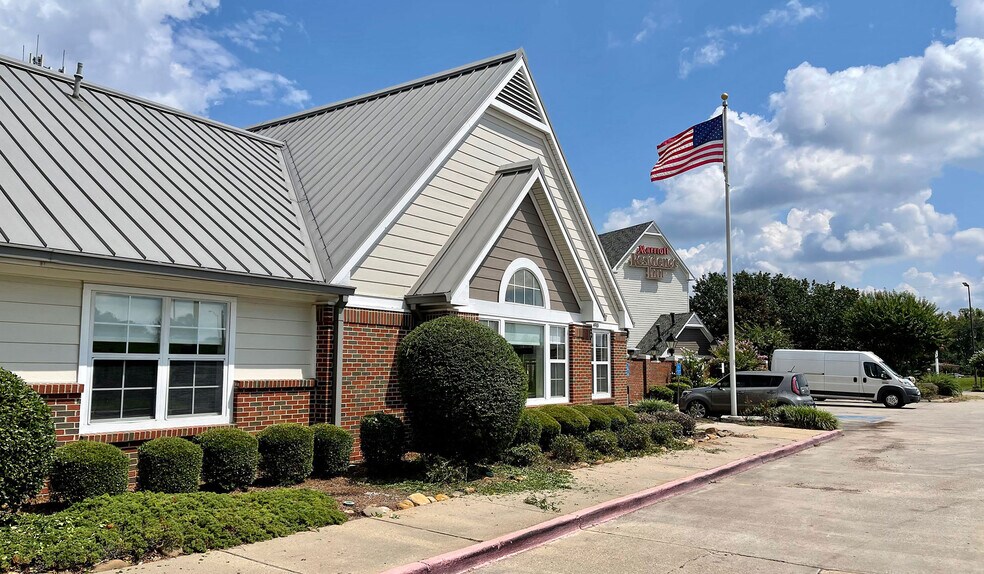 Primary Photo Of 4910 W Monkhouse Dr, Shreveport Hotel For Sale