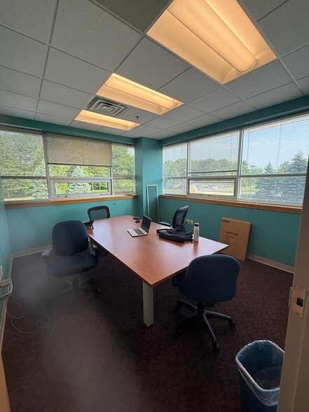 More Photos Of 450 Woodland Ave, Bloomfield Warehouse For Sale