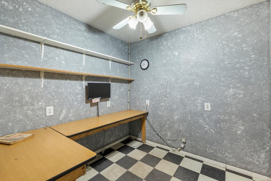 More Photos Of 2155 Trinity Dr, Los Alamos Industrial For Sale