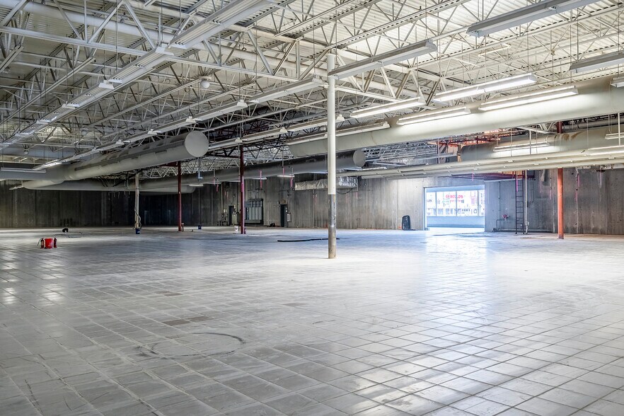 More Photos Of 299 S Main St, Elmira Freestanding For Lease