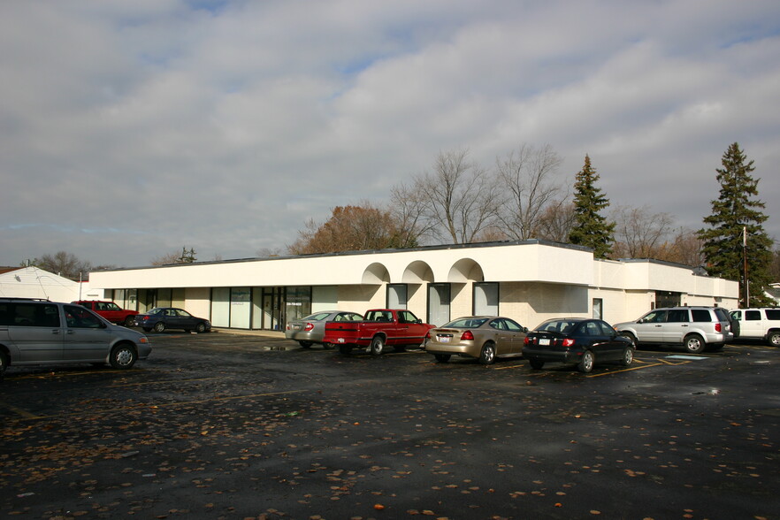 Primary Photo Of 397 Churchilll Hubbard Rd, Youngstown Office For Lease