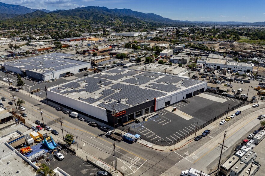 More Photos Of 8430 Tujunga Ave, Sun Valley Warehouse For Lease