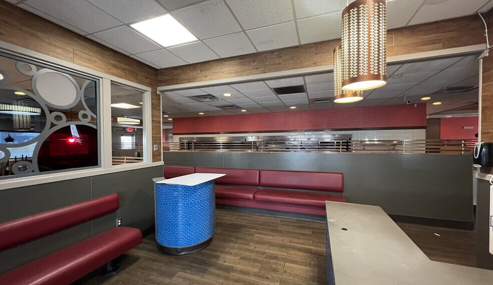 More Photos Of 8101 W Brown Deer Rd, Milwaukee Restaurant For Lease