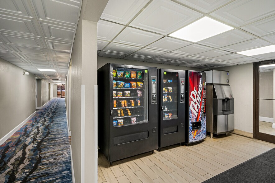 More Photos Of 500 W 29th St, North Little Rock Hotel For Sale