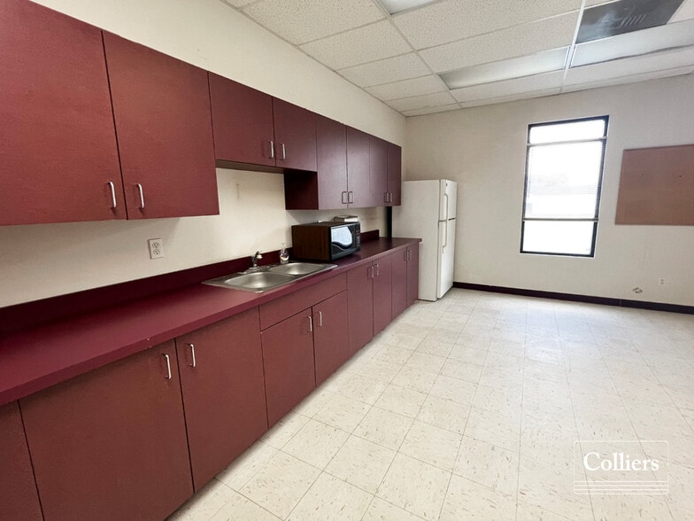 More Photos Of 1530 Swantnerville Dr, Wentzville Industrial For Lease