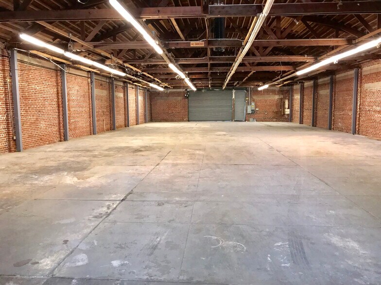 More Photos Of 2519-2521 Randolph St, Huntington Park Manufacturing For Sale