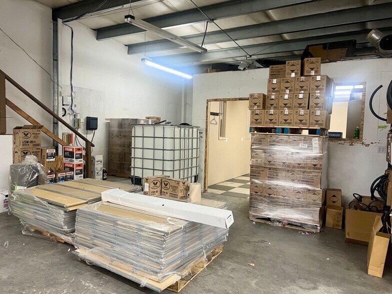 More Photos Of 950 W Columbia Dr, Kennewick Freestanding For Lease