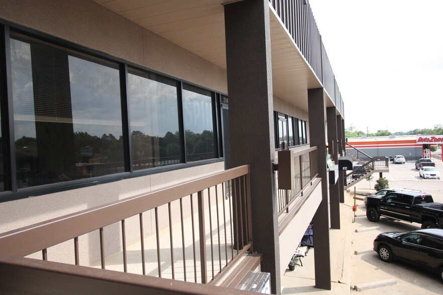 More Photos Of 1014 Ferris Ave, Waxahachie Freestanding For Lease