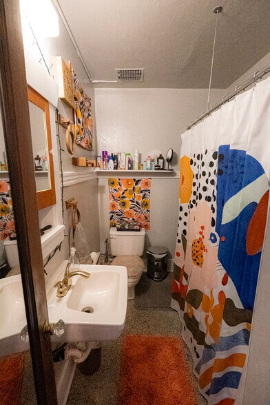 More Photos Of , Tacoma Multifamily For Sale