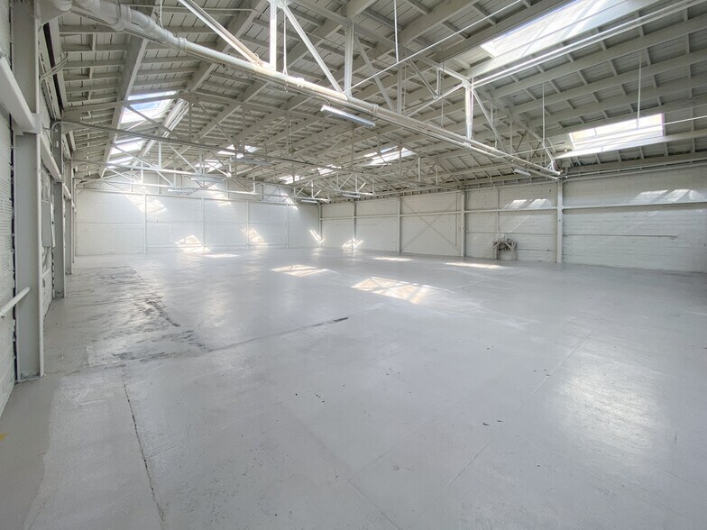 More Photos Of 2515 Seminary Ave, Oakland Health Club For Sale