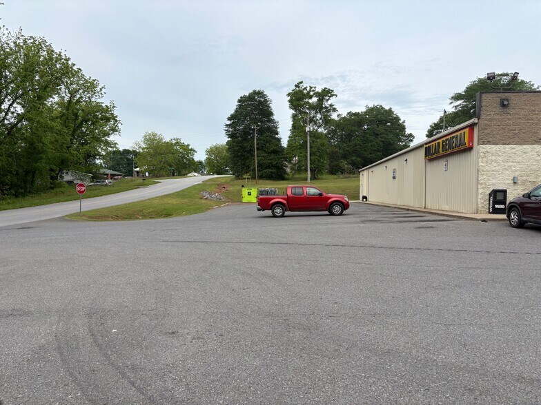 More Photos Of 118 Drugstore Rd, Cliffside Freestanding For Sale