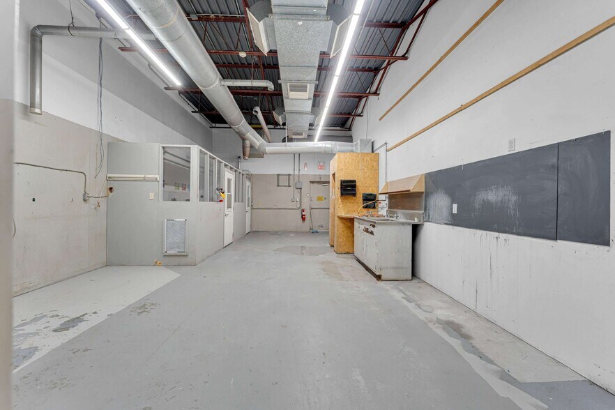 More Photos Of 10 Binnington Crt, Kingston Distribution For Sale