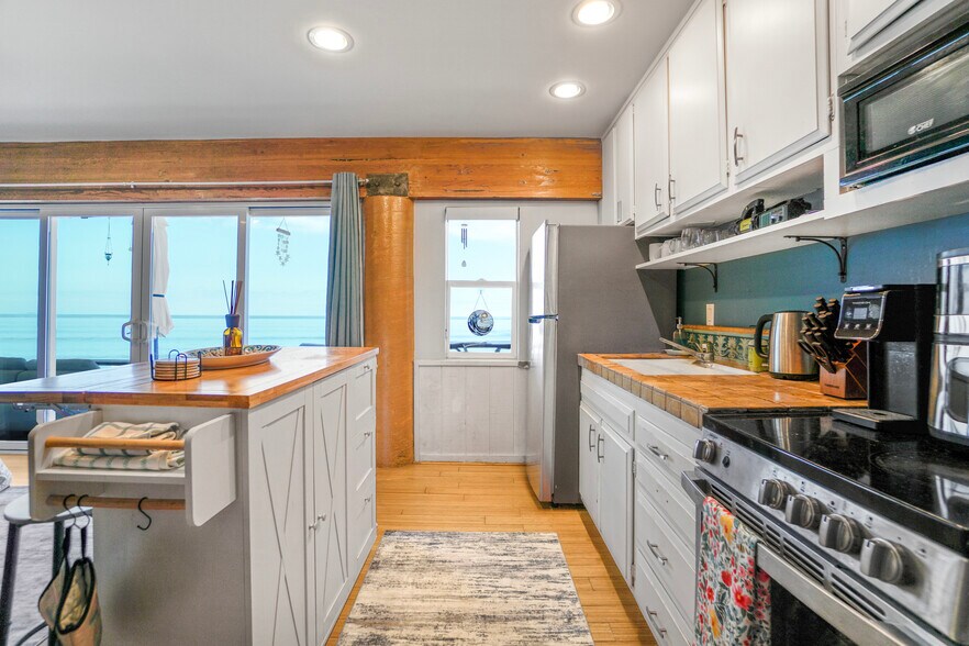 More Photos Of 11914 Beach Club Way, Malibu Multifamily For Sale