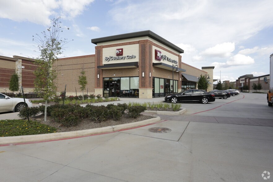 More Photos Of 13517 University Blvd, Sugar Land Unknown For Lease