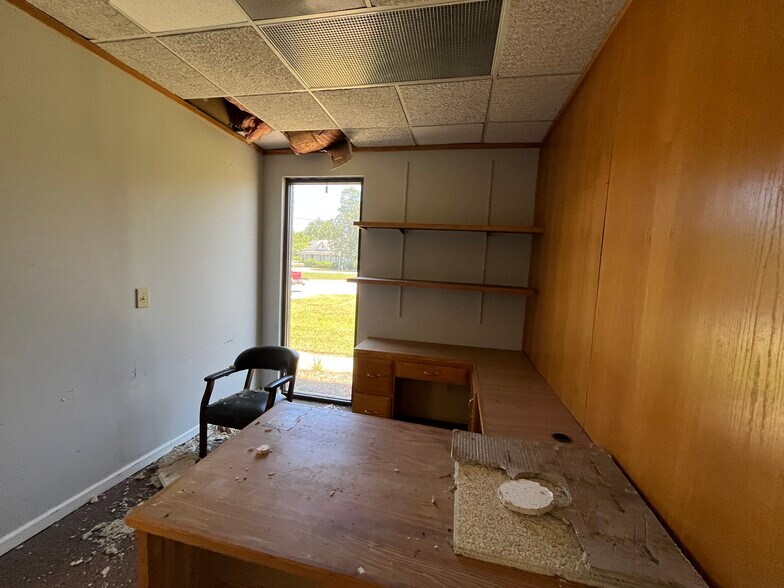 More Photos Of 9479 S Main St, Jonesboro Manufacturing For Lease