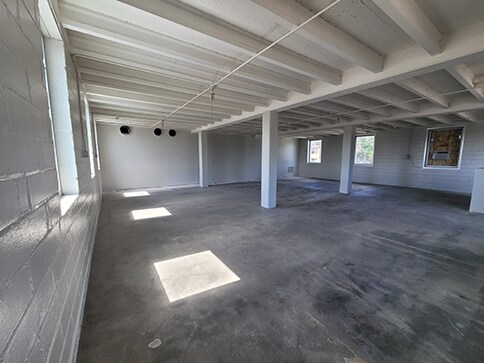 More Photos Of 1911 Rice St, Roseville Warehouse For Lease